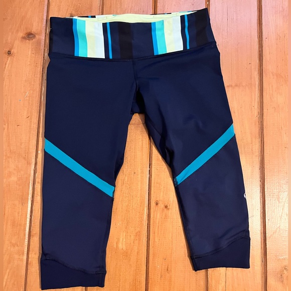 lululemon athletica Pants - Lululemon Crop Sz 8 - EUC!